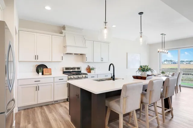 $678,000 | 9496 63rd Street South, Cottage Grove, MN 55016