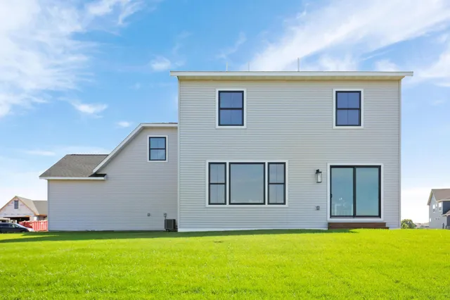 $678,000 | 9496 63rd Street South, Cottage Grove, MN 55016