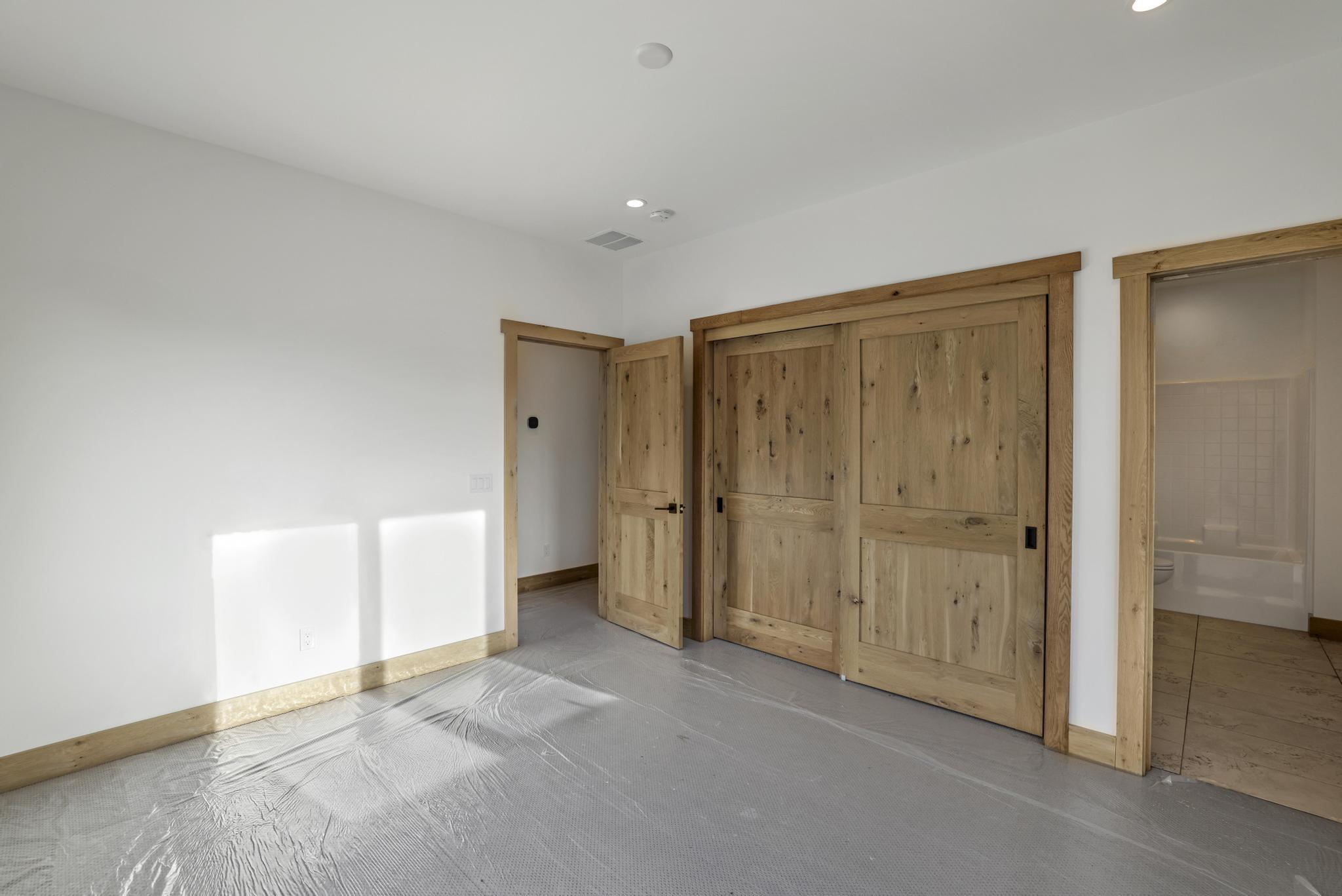 820 North 1st Avenue Hailey, ID 83333 - Photo 25 of 41 Secondary master bedroom