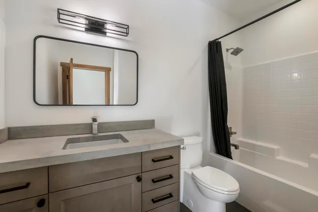 $1,295,000 | 820 North 1st Avenue, Hailey, ID 83333