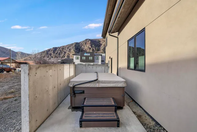 $1,295,000 | 820 North 1st Avenue, Hailey, ID 83333