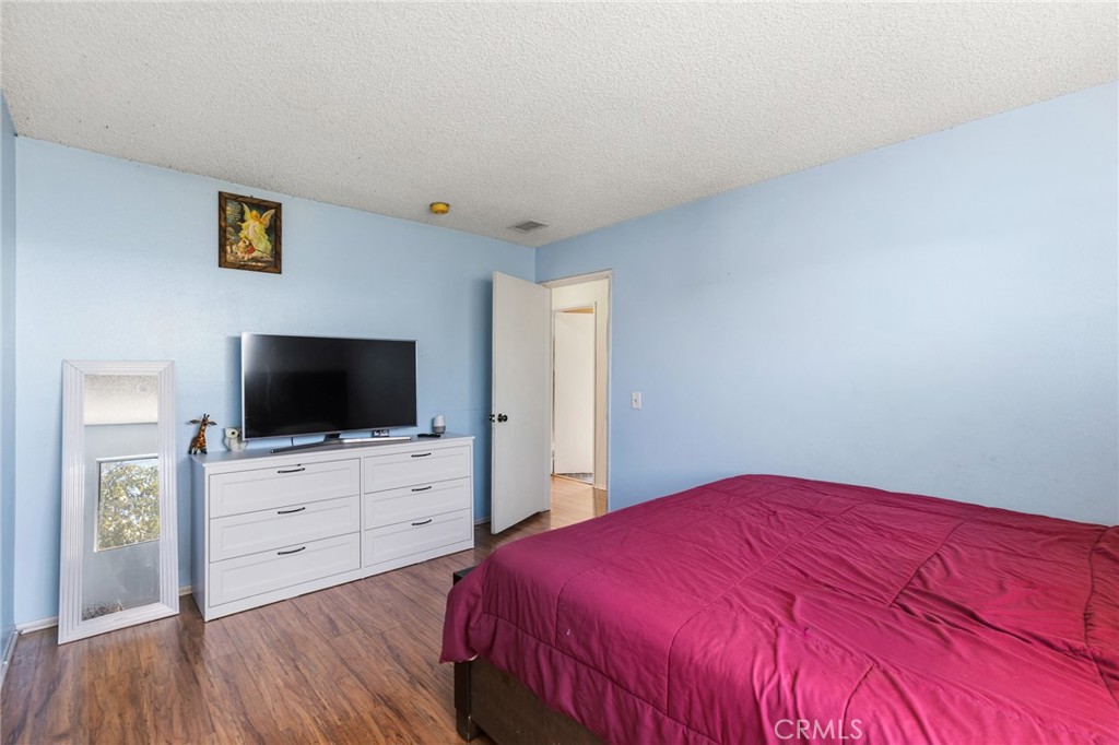 11545 Honeyglen Road Pacoima, CA 91331 - Photo 20 of 28
