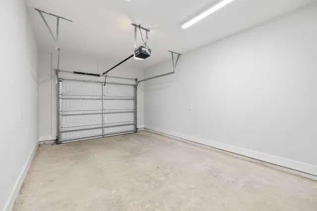 $2,400 | 25 Alexander Way, Freeport, FL 32439