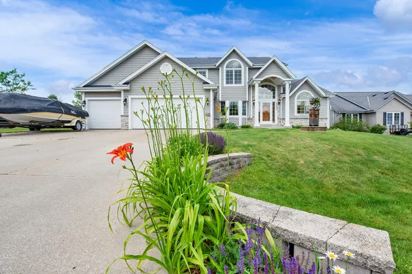 $549,900 | 9505 North Michael Court, Milwaukee, WI 53224