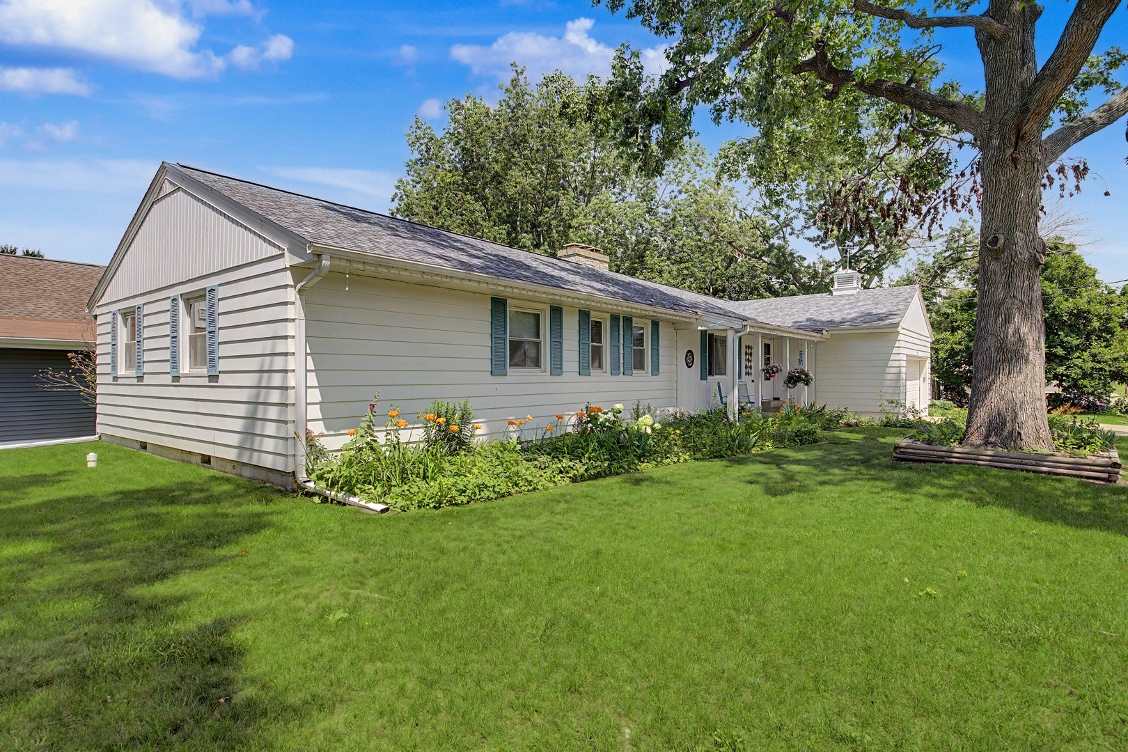 901 East Adams Street Washington, IL 61571 - Photo 27 of 43