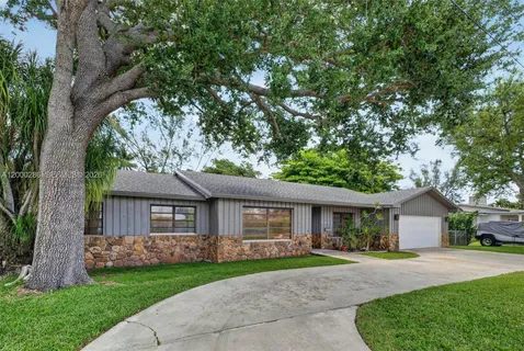 $1,400,000 | 7009 Southwest 66th Avenue, South Miami, FL 33143
