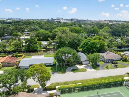 $1,400,000 | 7009 Southwest 66th Avenue, South Miami, FL 33143
