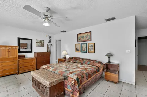 $1,400,000 | 7009 Southwest 66th Avenue, South Miami, FL 33143