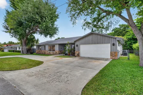 $1,400,000 | 7009 Southwest 66th Avenue, South Miami, FL 33143