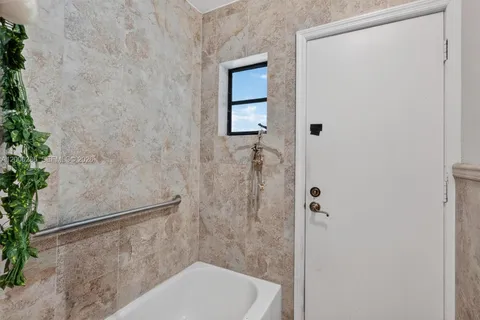 $1,400,000 | 7009 Southwest 66th Avenue, South Miami, FL 33143