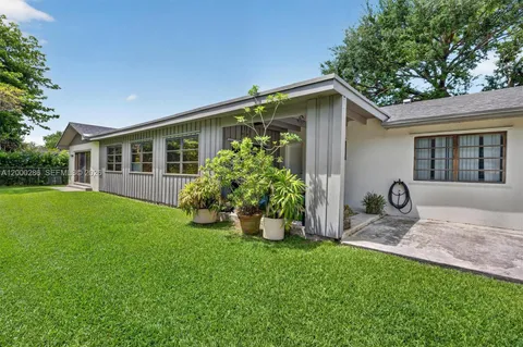 $1,400,000 | 7009 Southwest 66th Avenue, South Miami, FL 33143