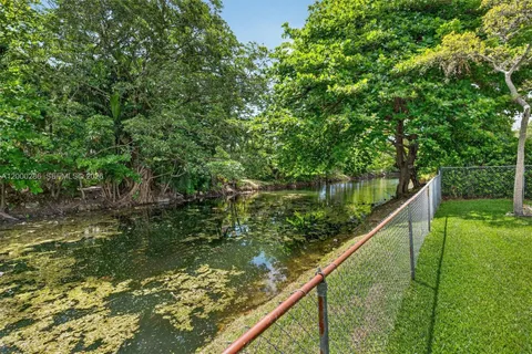 $1,400,000 | 7009 Southwest 66th Avenue, South Miami, FL 33143