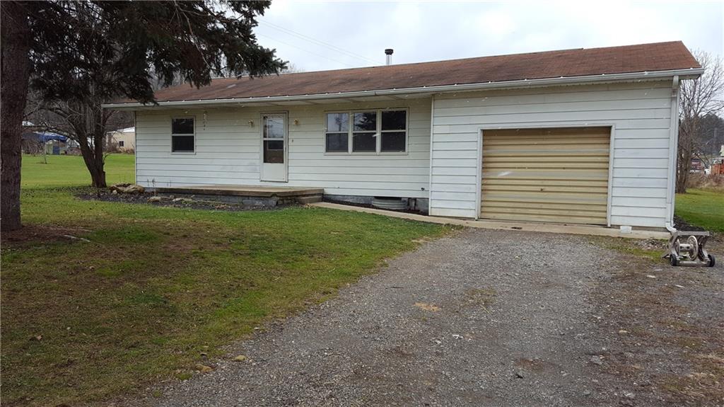 904 Saxonburg Road Butler, PA 16002 - Photo 2 of 17 Front straight on view from street