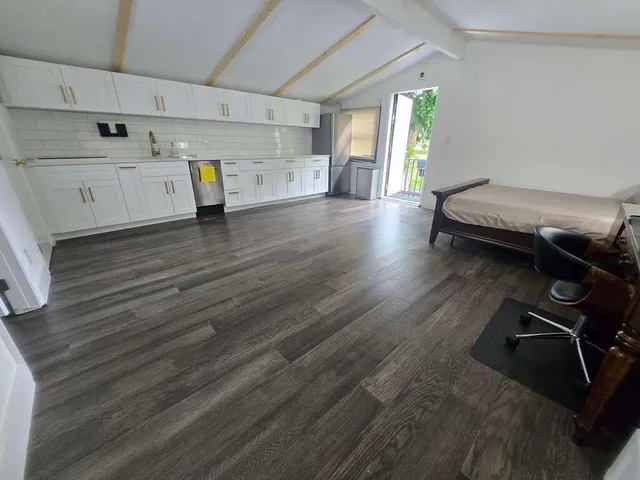 a view of utility room