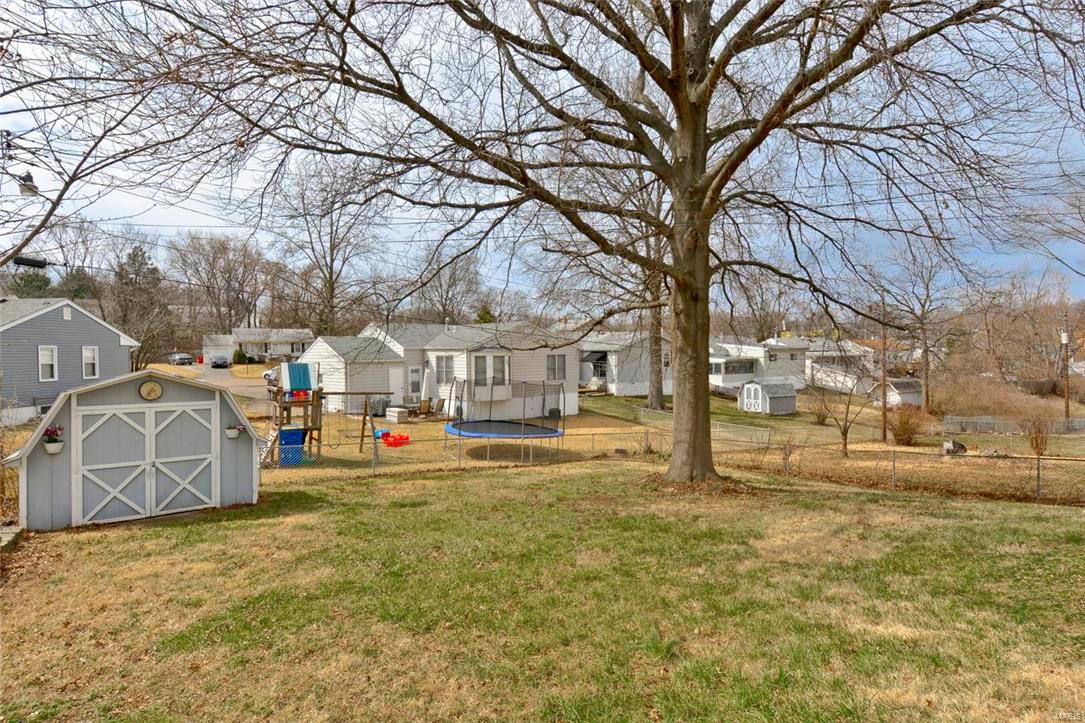 9906 Green Park Road St. Louis, MO 63123 - Photo 20 of 24 Gallery Image 20