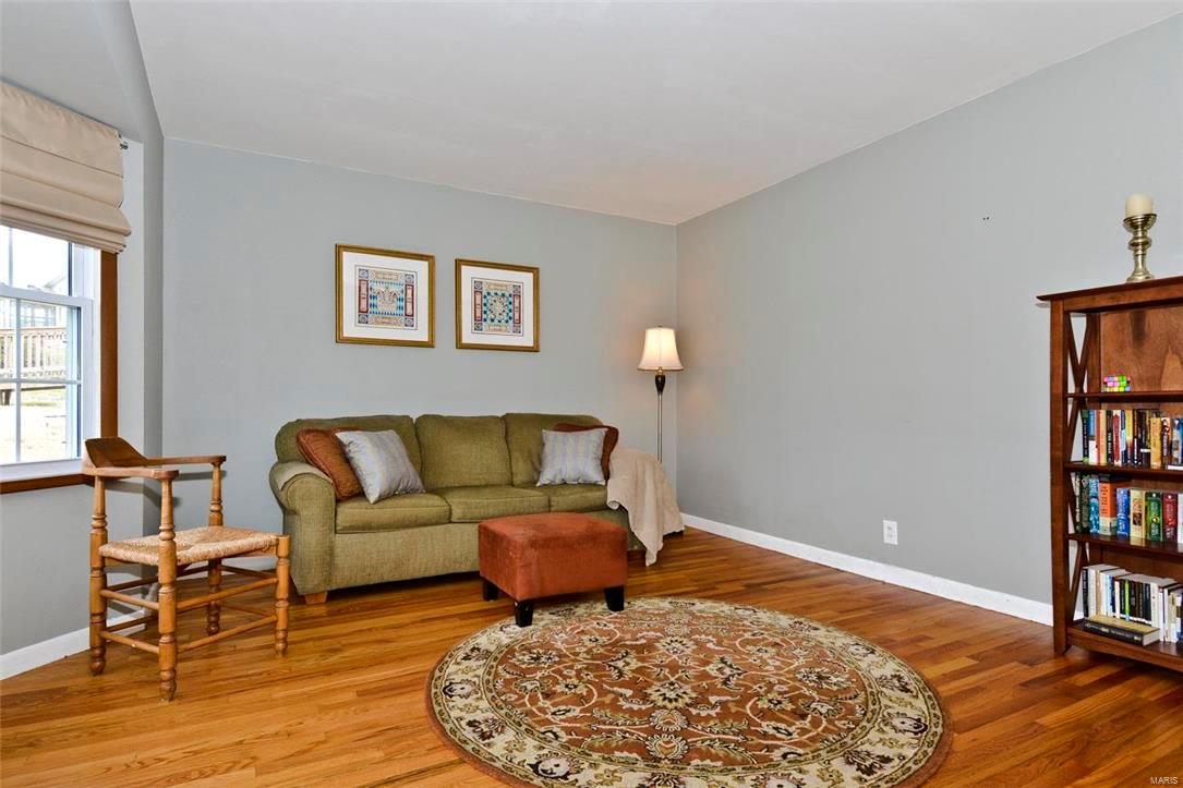 9906 Green Park Road St. Louis, MO 63123 - Photo 2 of 24 Gallery Image 2