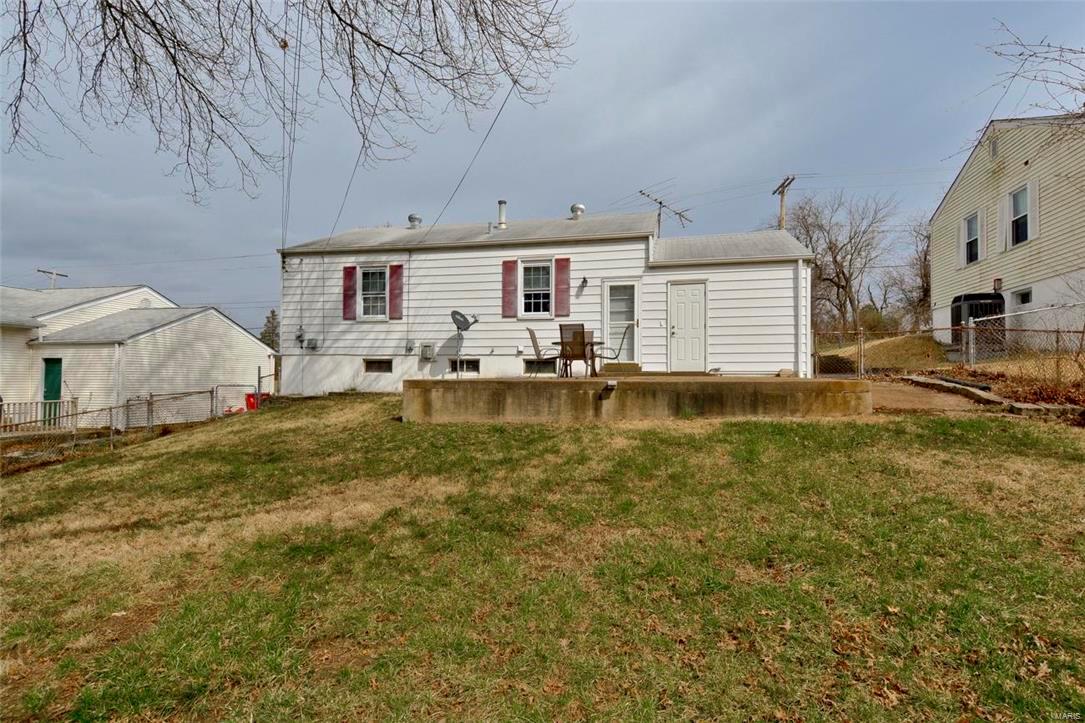 9906 Green Park Road St. Louis, MO 63123 - Photo 21 of 24 Gallery Image 21