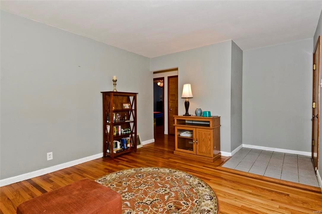 9906 Green Park Road St. Louis, MO 63123 - Photo 3 of 24 Gallery Image 3