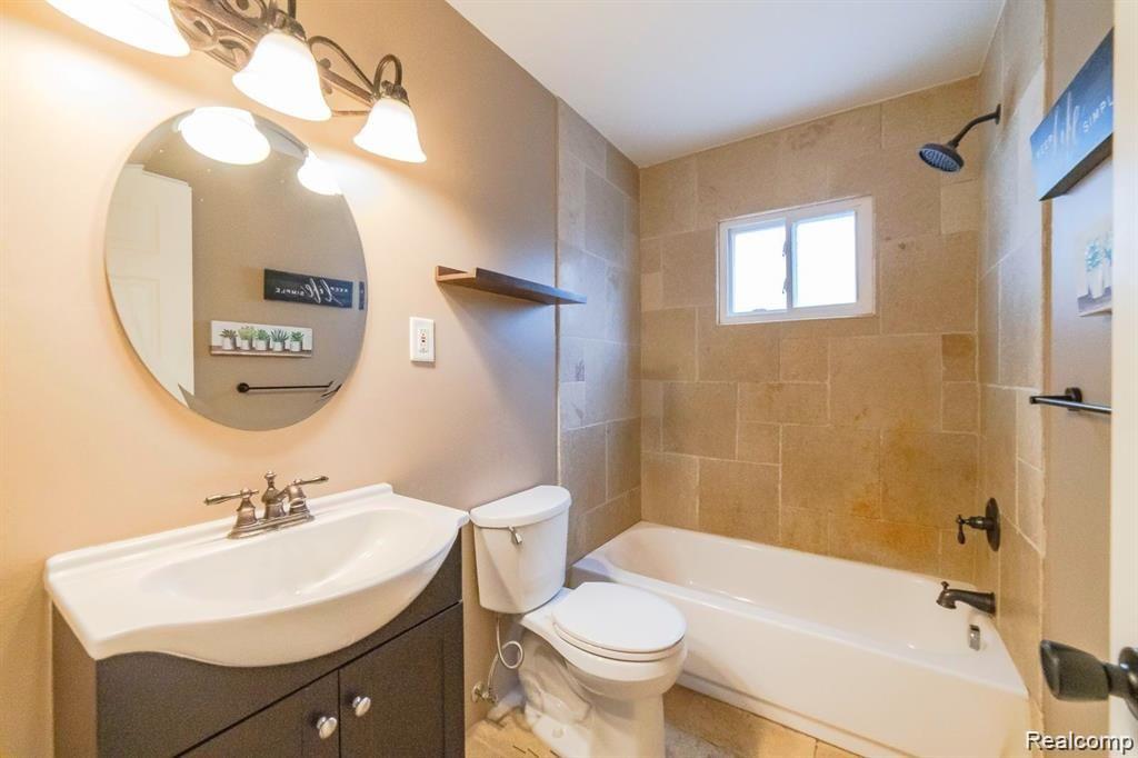 1391 Dorothea Road Berkley, MI 48072 - Photo 16 of 28