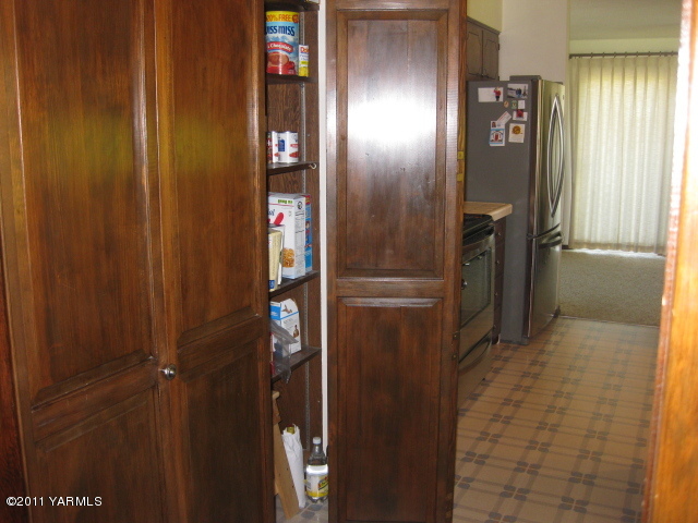 210 White Road Yakima, WA 98901 - Photo 24 of 63 pantry