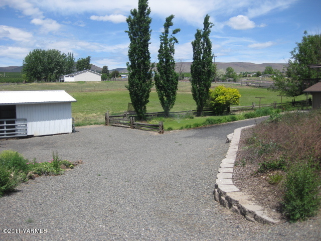 210 White Road Yakima, WA 98901 - Photo 47 of 63 parking