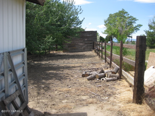 210 White Road Yakima, WA 98901 - Photo 51 of 63 pasture 3