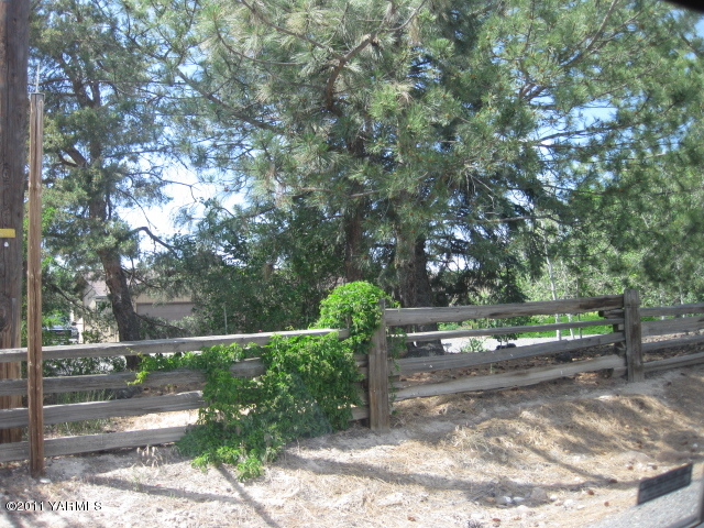 210 White Road Yakima, WA 98901 - Photo 59 of 63 a view of a park