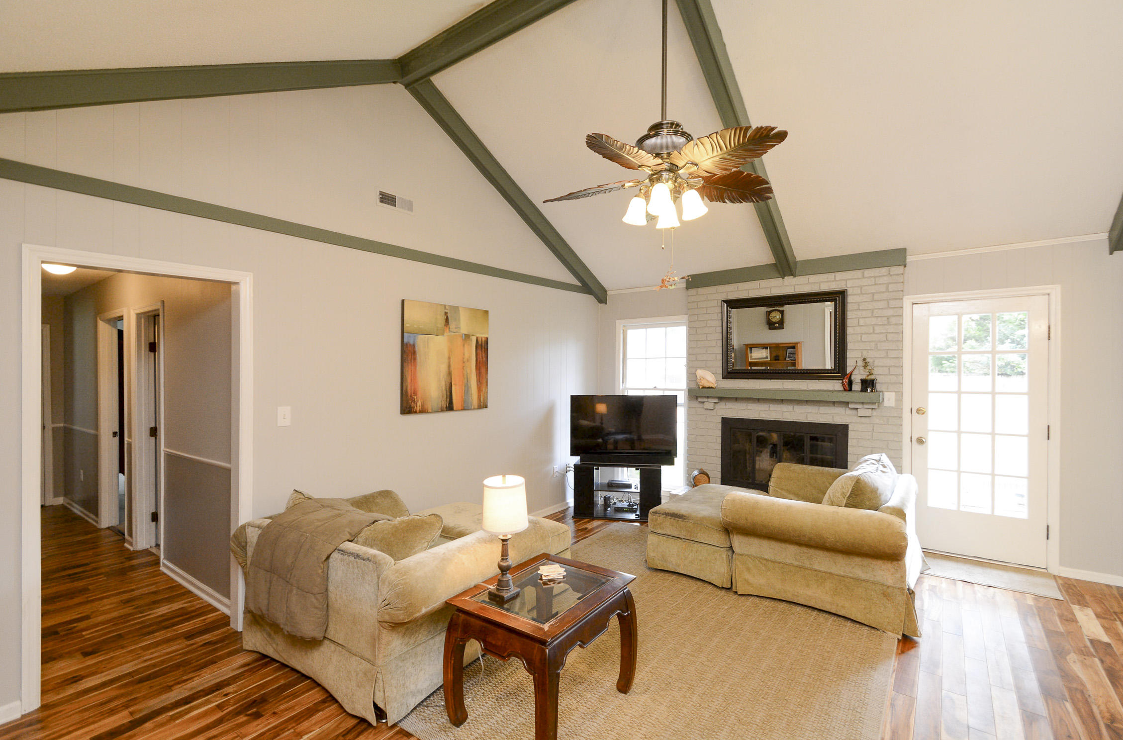1553 Longview Road Mount Pleasant, SC 29464 - Photo 18 of 39 Great Room