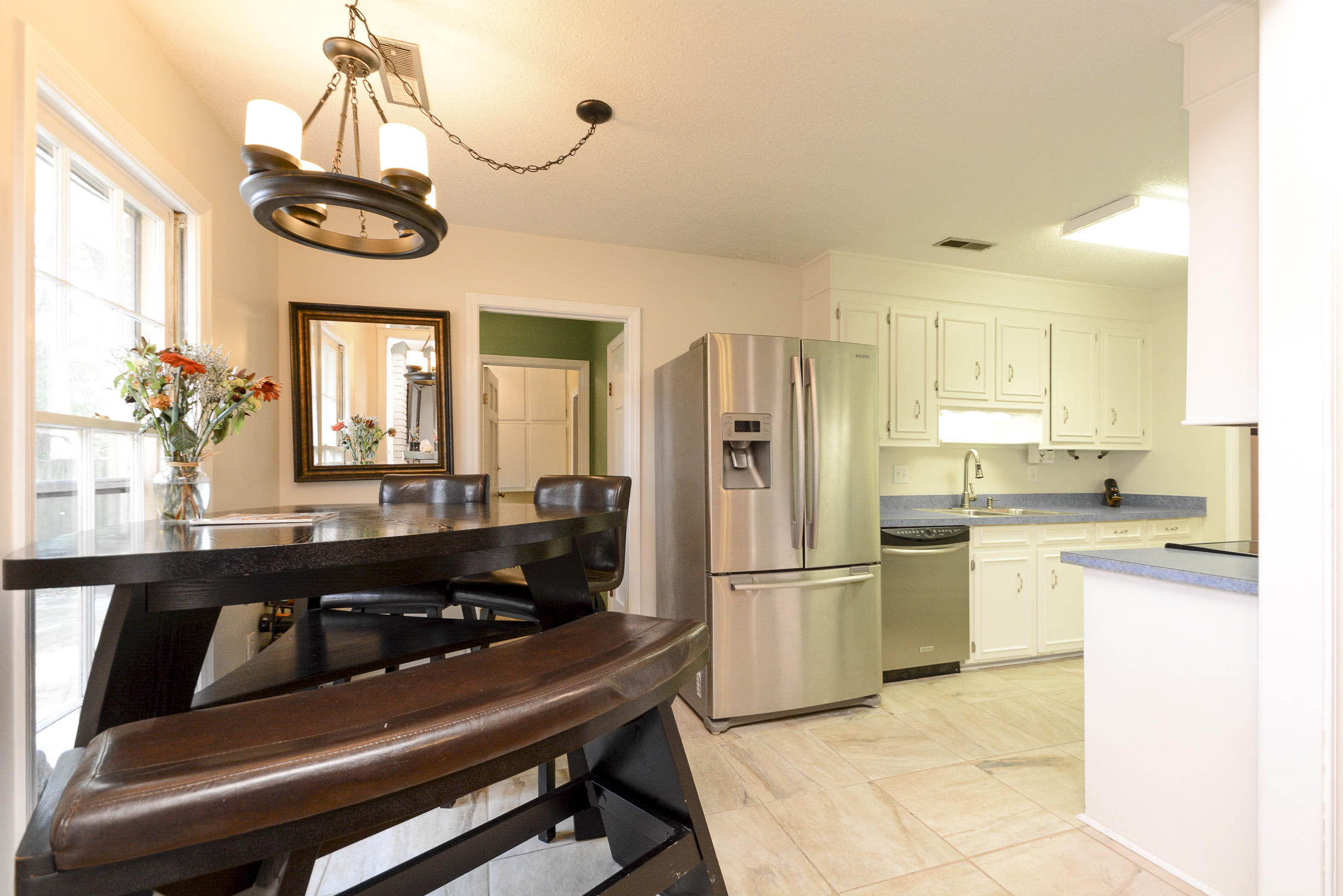 1553 Longview Road Mount Pleasant, SC 29464 - Photo 22 of 39 Eat in Kitchen
