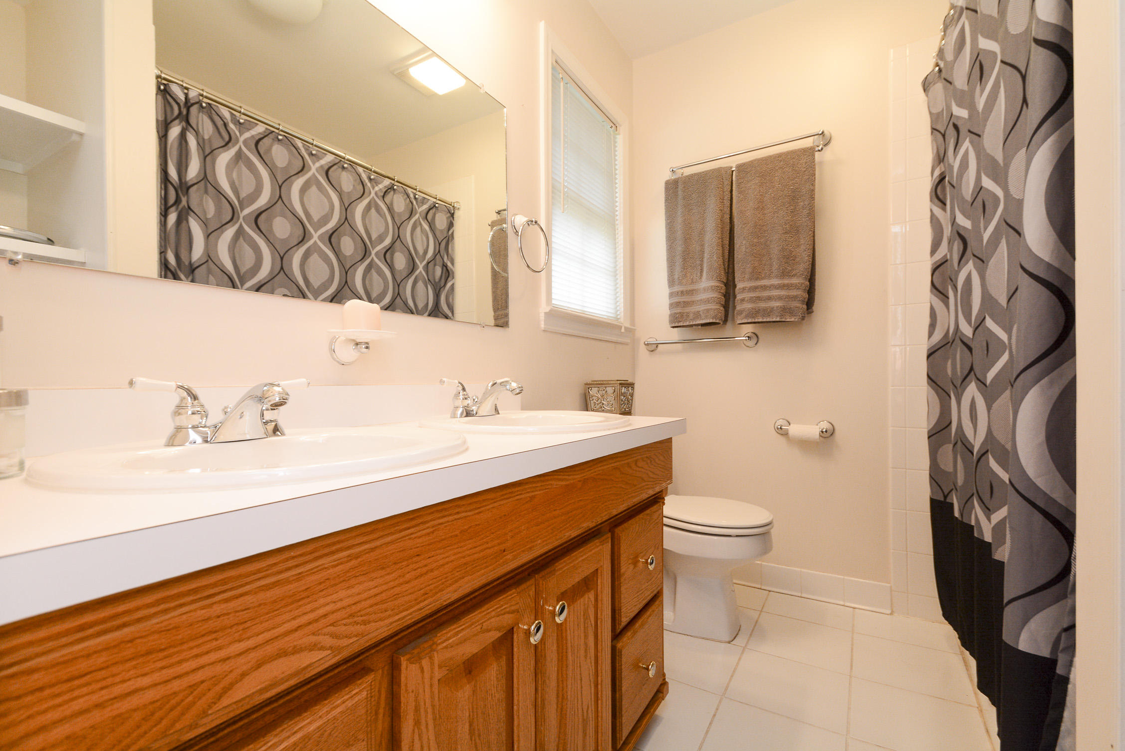 1553 Longview Road Mount Pleasant, SC 29464 - Photo 23 of 39 Master Bathroom