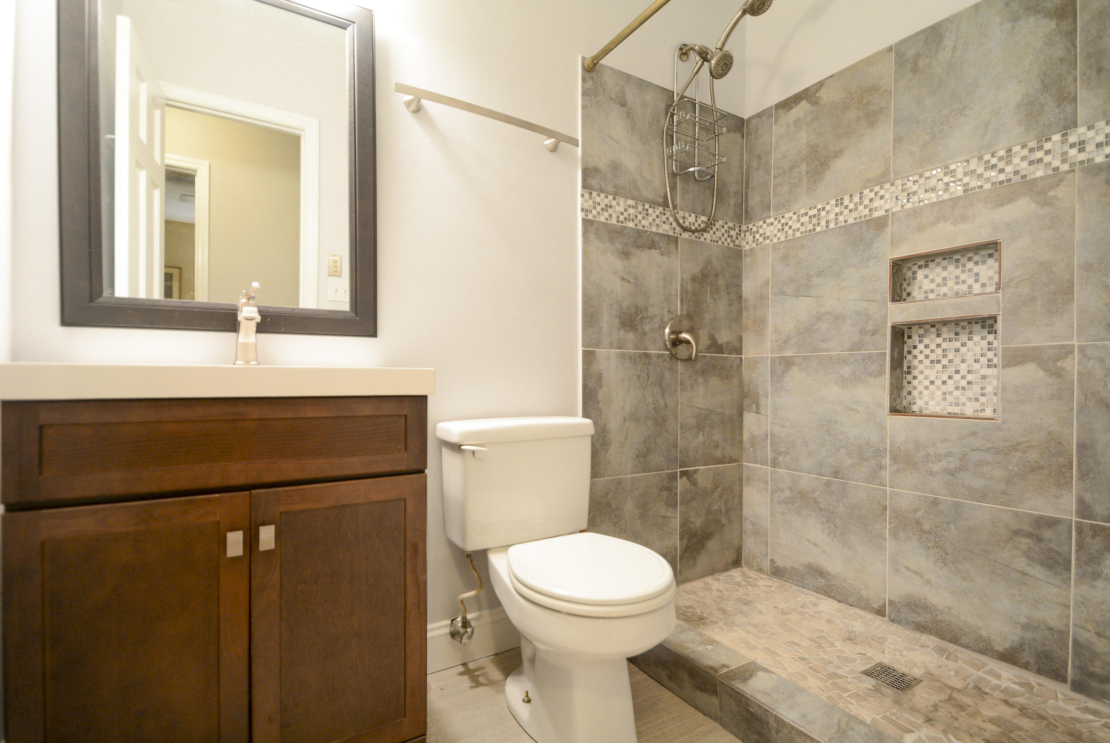 1553 Longview Road Mount Pleasant, SC 29464 - Photo 33 of 39 Bathroom