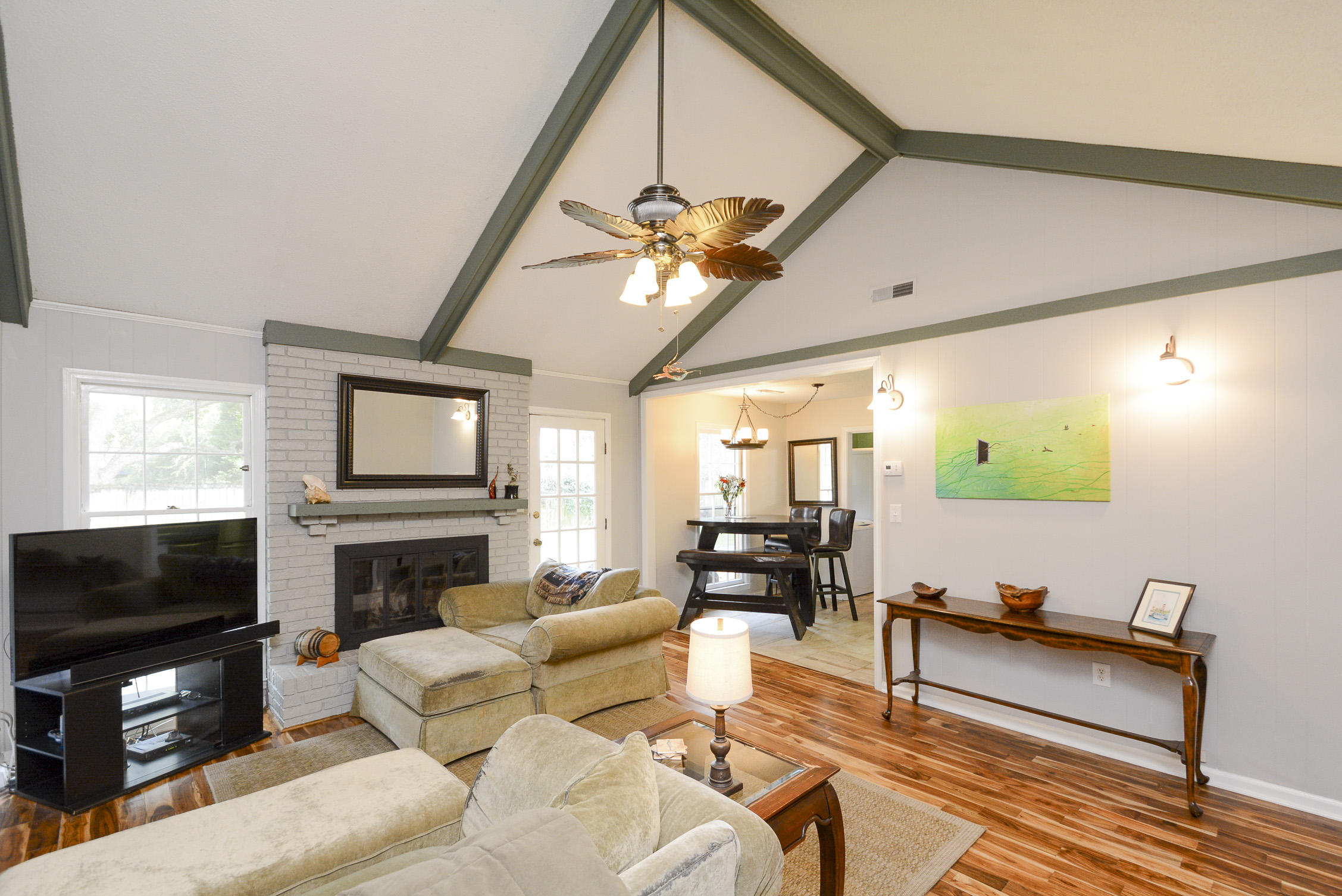 1553 Longview Road Mount Pleasant, SC 29464 - Photo 5 of 39 Great Room