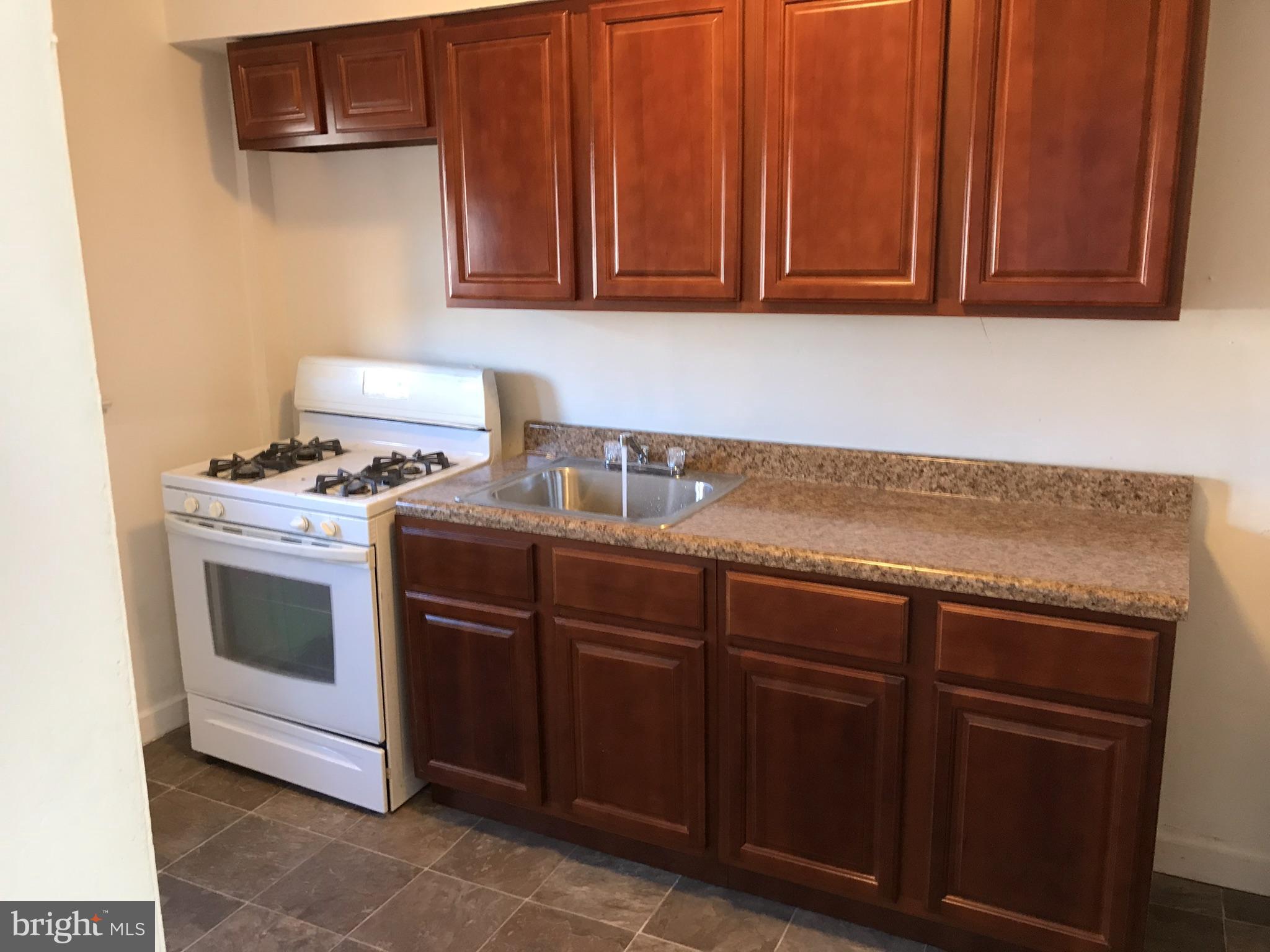 1004 Upnor Road Baltimore, MD 21212 - Photo 2 of 11 Kitchen