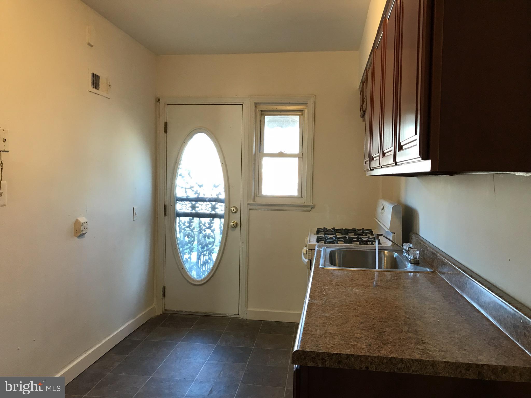 1004 Upnor Road Baltimore, MD 21212 - Photo 3 of 11 Community