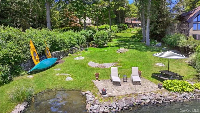 a view of a garden with a fountain