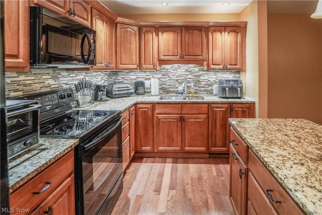 1653 Greenway Road Southeast, Unit 202 North Canton, OH 44709 - Photo 14 of 32