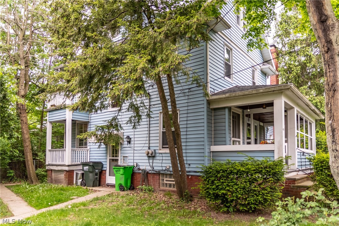 4476 Rainbow Road Cleveland, OH 44121 - Photo 20 of 33