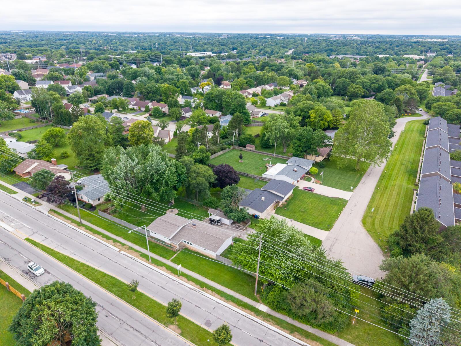 2905 West Case Road Columbus, OH 43235 - Photo 2 of 51