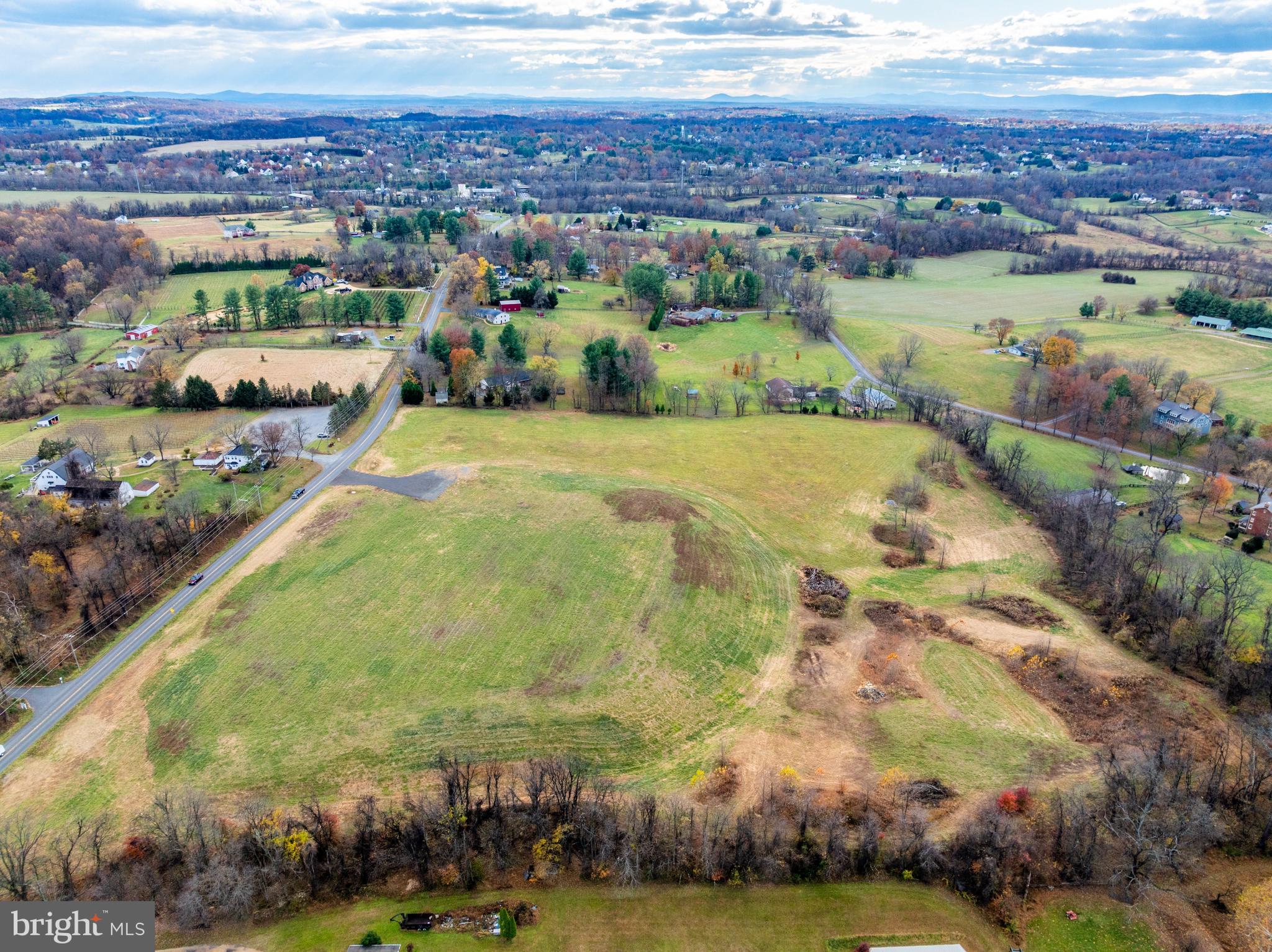 16801 Hamilton Station Road Hamilton, VA 20158 - Photo 2 of 7