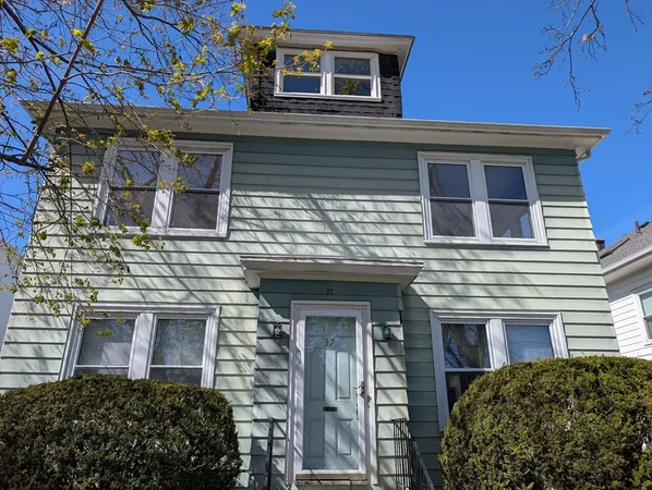 $2,700 | 37 Lafayette Place, Unit 2, Salem, MA 01970
