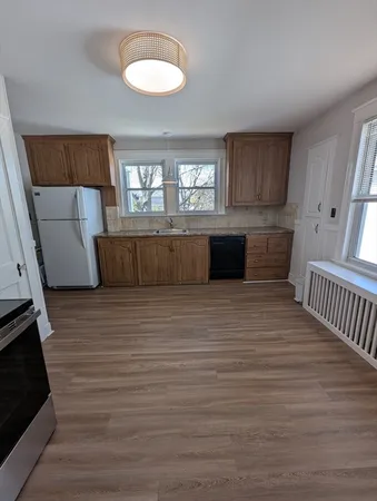 $2,700 | 37 Lafayette Place, Unit 2, Salem, MA 01970