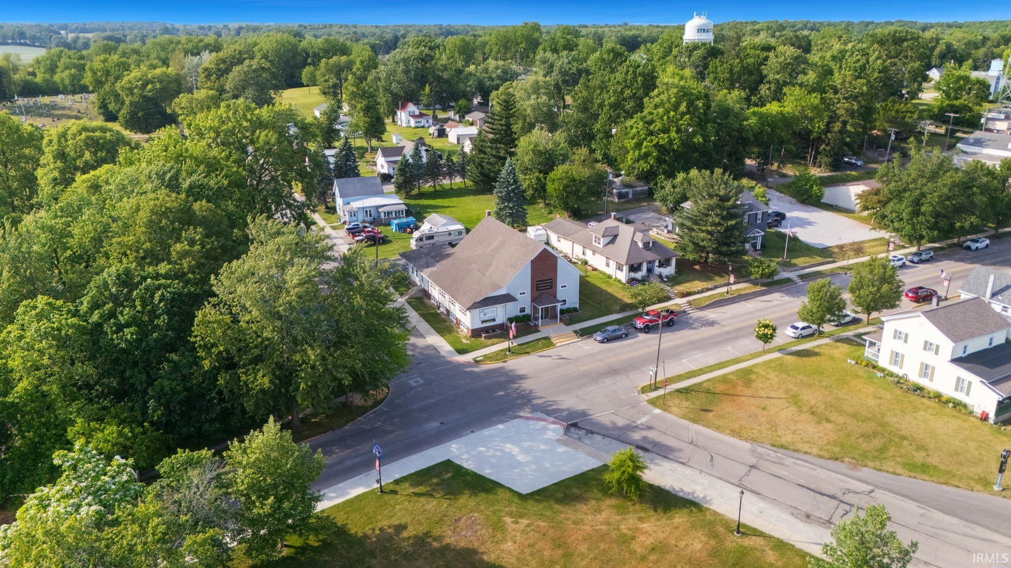 304 West Main Street Syracuse, IN 46567 - Photo 41 of 44
