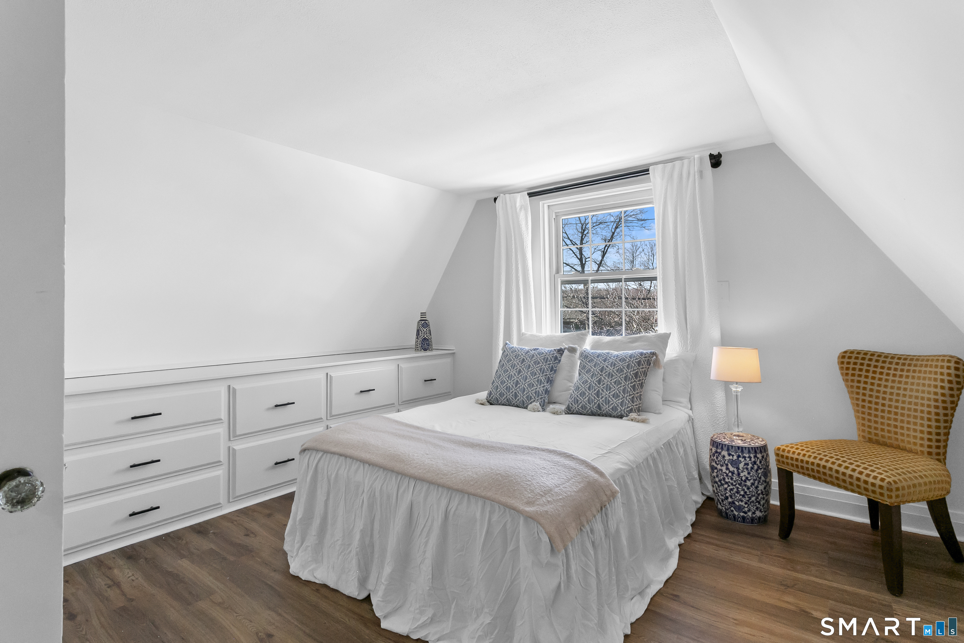 77 Meadowbrook Road Fairfield, CT 06824 - Photo 15 of 30