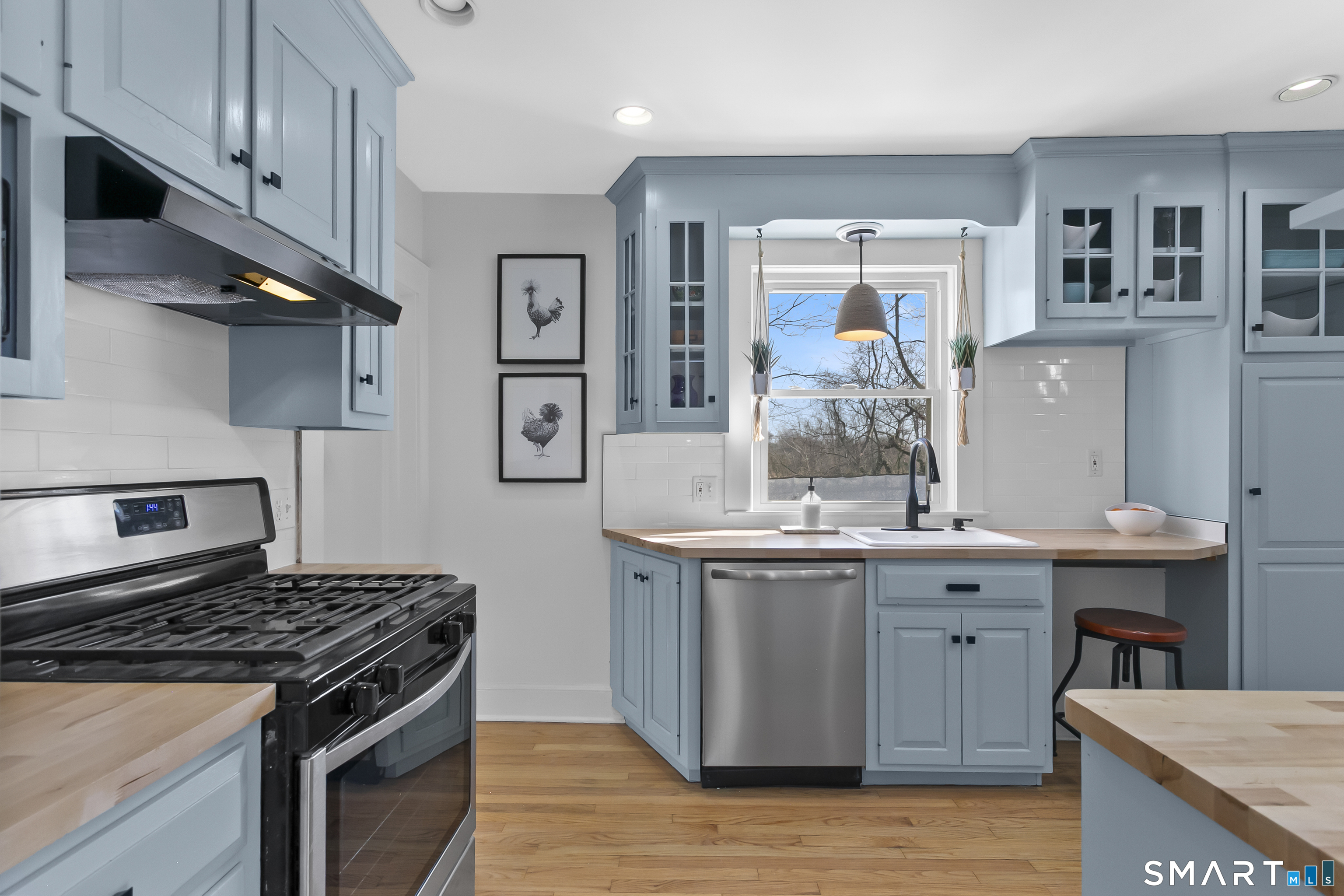 77 Meadowbrook Road Fairfield, CT 06824 - Photo 5 of 30