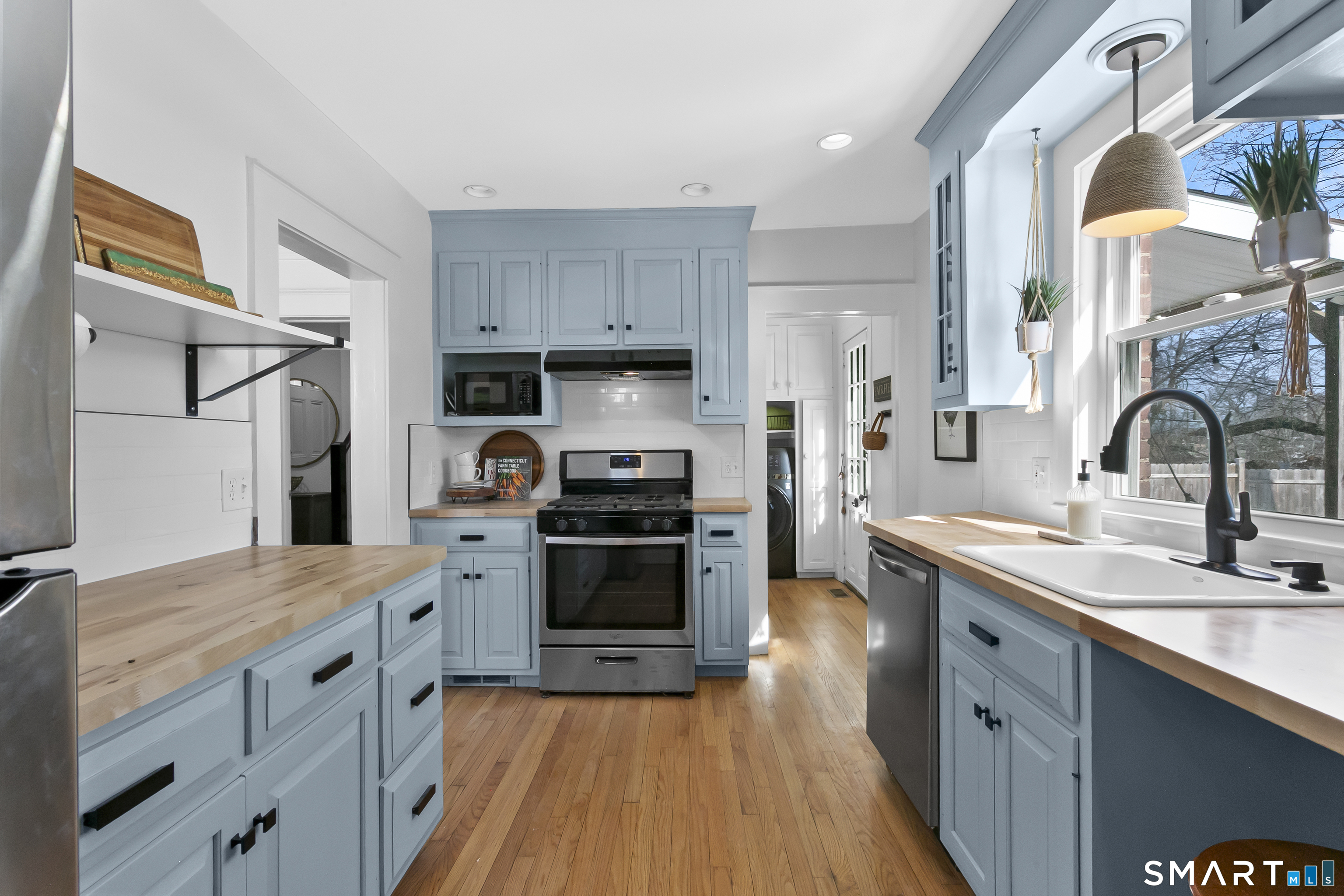 77 Meadowbrook Road Fairfield, CT 06824 - Photo 6 of 30