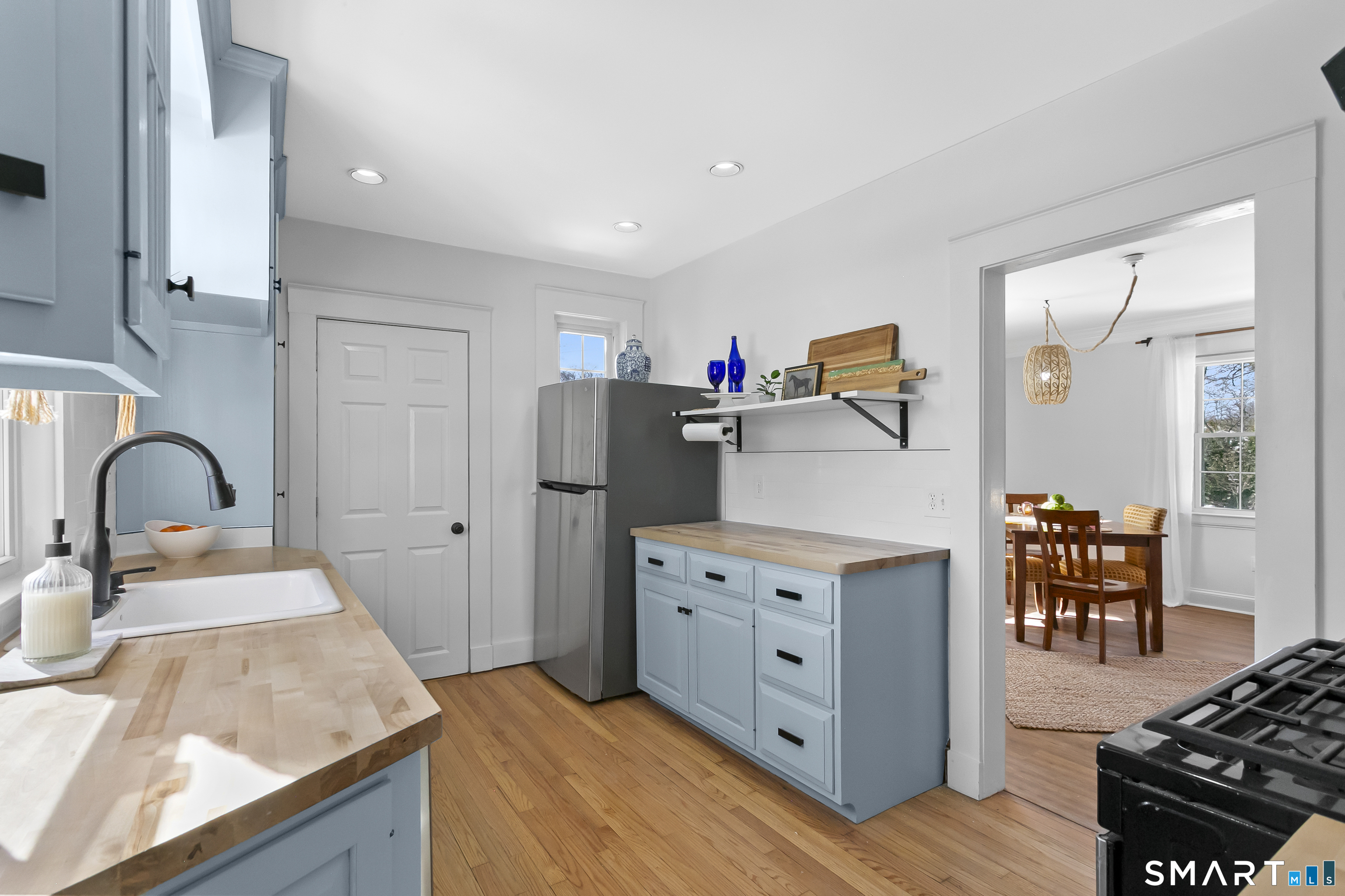 77 Meadowbrook Road Fairfield, CT 06824 - Photo 8 of 30