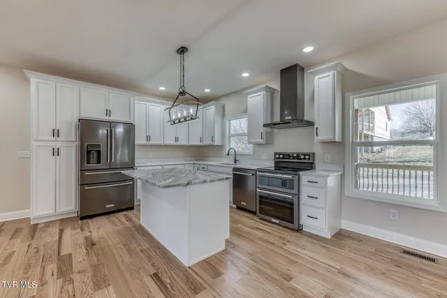 $489,000 | 154 Creek Side Court, Bristol, TN 37620