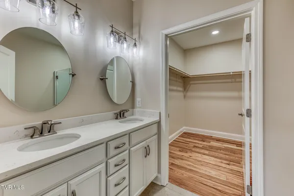 $474,500 | 154 Creek Side Court, Bristol, TN 37620