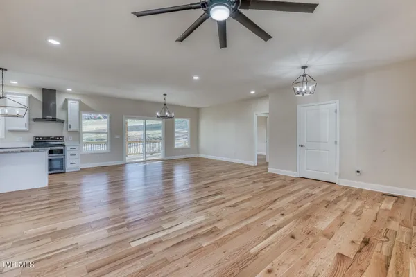 $474,500 | 154 Creek Side Court, Bristol, TN 37620