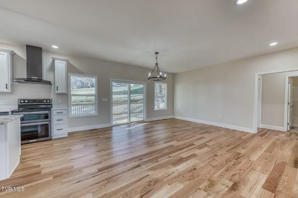 $474,500 | 154 Creek Side Court, Bristol, TN 37620